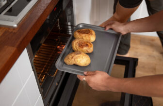 how to clean a toaster oven